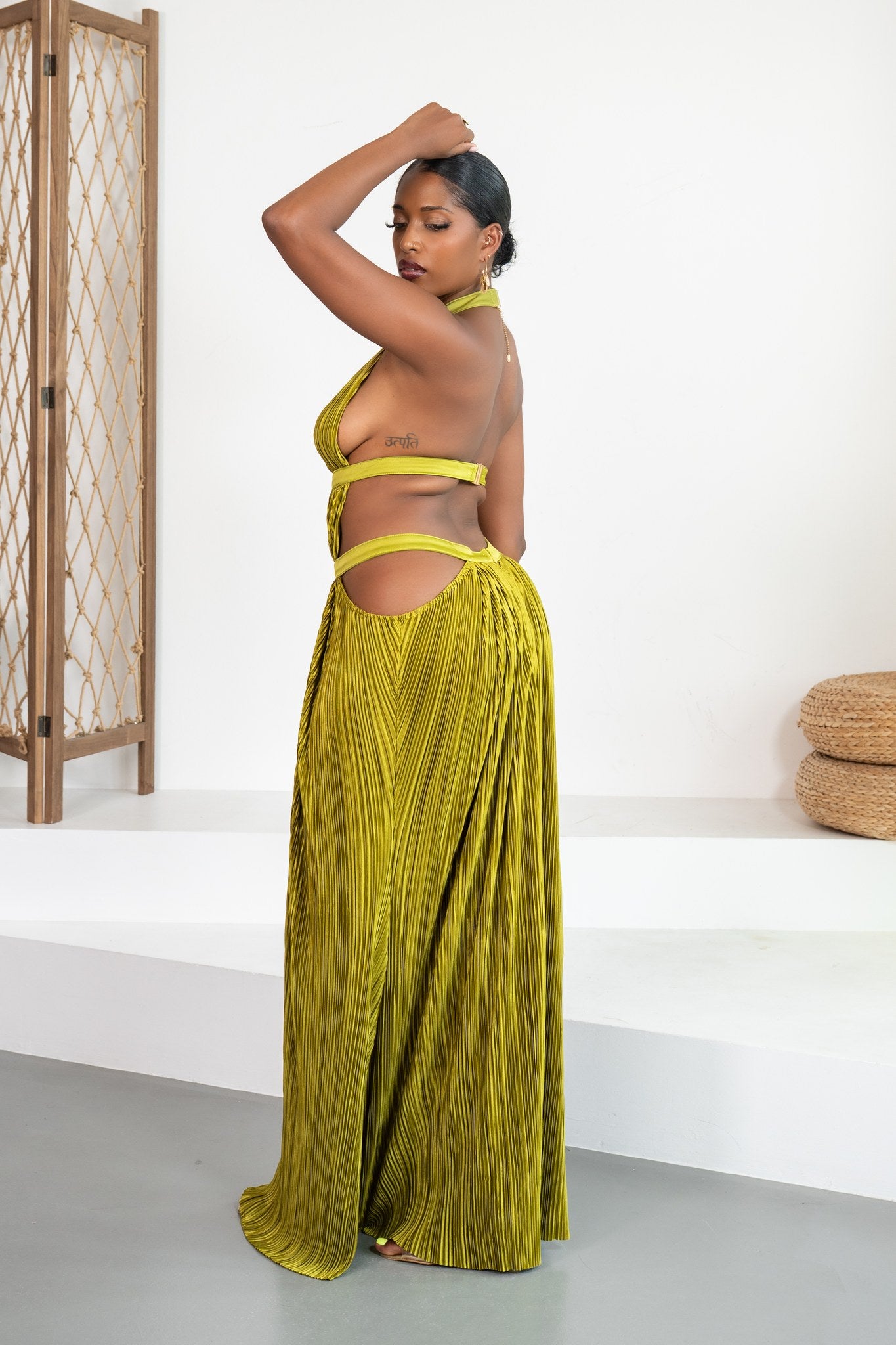 Matcha - Robe longue plissée vert olive